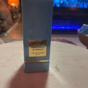 Tom ford mandarino di Amalfi 1.7 OZ / 50 ML Sealed 🔥
Eau De Parfum